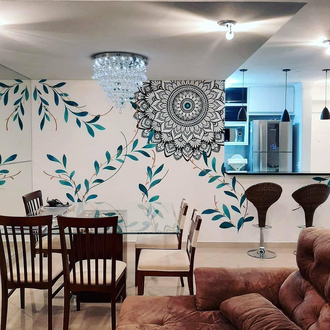 Mural art studio working hours